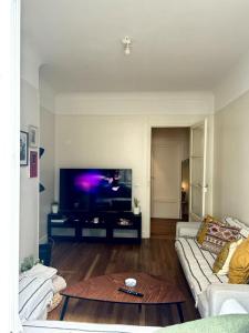 For rent Paris-10eme-arrondissement 2 rooms 45 m2 Paris (75010) photo 1