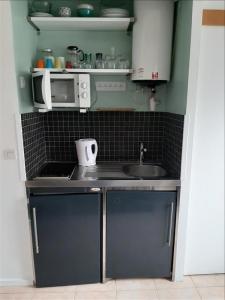 For rent Paris-11eme-arrondissement 1 room 10 m2 Paris (75011) photo 3