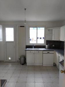 For rent Saint-medard-en-jalles 6 rooms 190 m2 Gironde (33160) photo 1