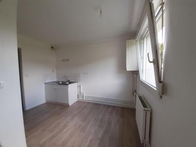 Annonce Location 3 pices Appartement Plancher-bas 70