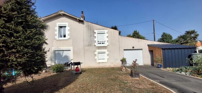 For sale Fontenay-le-comte 5 rooms 153 m2 Vendee (85200) photo 0