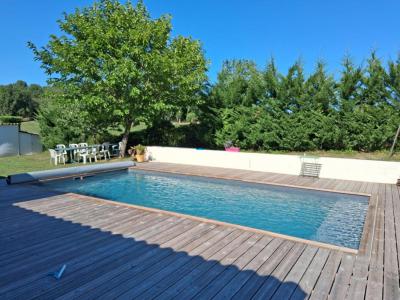 For sale Laruscade 5 rooms 116 m2 Gironde (33620) photo 2