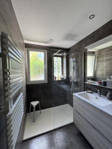 For sale Tassin-la-demi-lune 4 rooms 83 m2 Rhone (69160) photo 4