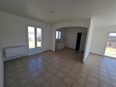 For rent Vaire 4 rooms 76 m2 Vendee (85150) photo 3