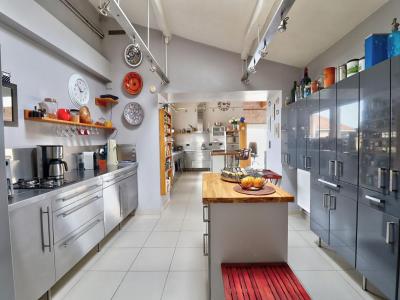 For sale Champdeniers-saint-denis 6 rooms 189 m2 Deux sevres (79220) photo 3