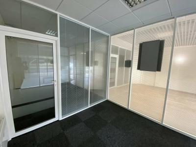 Louer Bureau 190 m2 Teste-de-buch