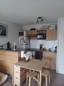 For rent Ambares-et-lagrave 3 rooms 57 m2 Gironde (33440) photo 2