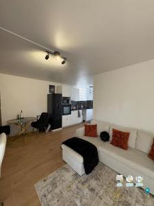 For rent Neuilly-sur-marne 2 rooms 44 m2 Seine saint denis (93330) photo 2