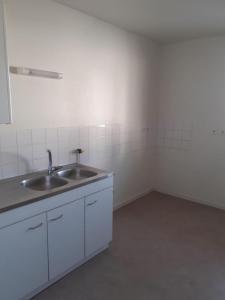 For rent Chateau-renault 4 rooms 81 m2 Indre et loire (37110) photo 0