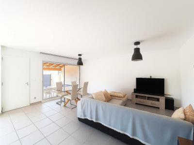 For sale Istres 4 rooms 92 m2 Bouches du Rhone (13800) photo 2