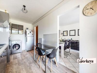 For sale Istres 4 rooms 79 m2 Bouches du Rhone (13800) photo 2