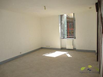 Louer Appartement 33 m2 Saint-leonard-de-noblat