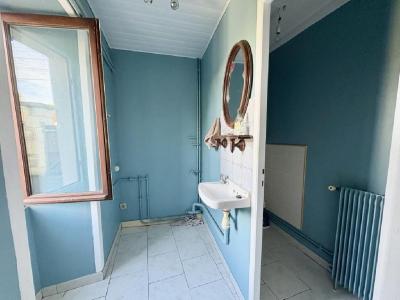 For sale 8 rooms 165 m2 Charente (16140) photo 4
