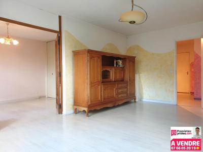 For sale Montbeliard 4 rooms 86 m2 Doubs (25200) photo 2