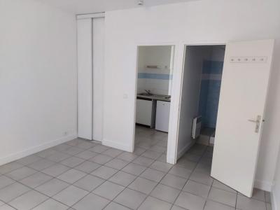 For rent Bordeaux 1 room 22 m2 Gironde (33000) photo 4