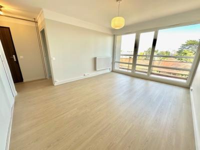 For rent Bron 2 rooms 45 m2 Rhone (69500) photo 0