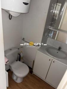 For rent Tholonet 1 room 17 m2 Bouches du Rhone (13100) photo 4