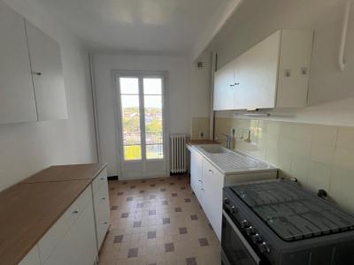 Louer Appartement 58 m2 Beaurecueil