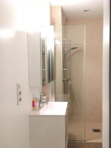 For rent Levallois-perret 2 rooms 35 m2 Hauts de Seine (92300) photo 4