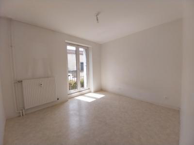 Louer Appartement Froncles 483 euros
