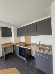 For rent Suresnes 2 rooms 38 m2 Hauts de Seine (92150) photo 0