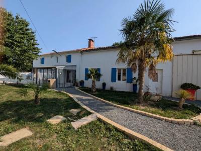 For sale Sauze-vaussais 11 rooms 225 m2 Deux sevres (79190) photo 0