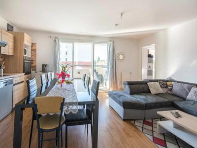 For sale Montigny-le-bretonneux 4 rooms 74 m2 Yvelines (78180) photo 1