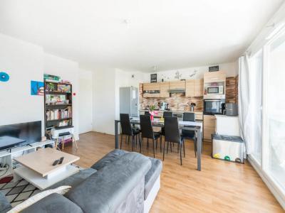 For sale Montigny-le-bretonneux 4 rooms 74 m2 Yvelines (78180) photo 2