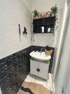 For sale CENTRE VILLE 1 room 108 m2 Gard (30240) photo 4
