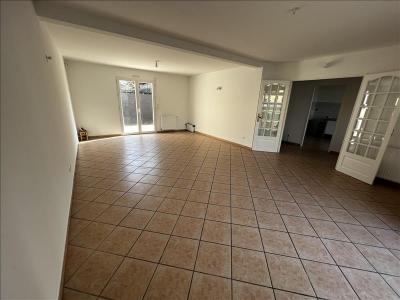 For rent Villeurbanne 6 rooms 150 m2 Rhone (69100) photo 2