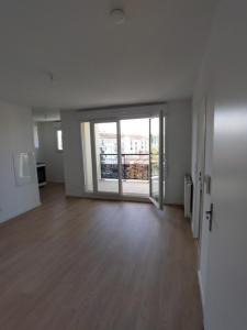 For rent Meaux 2 rooms 42 m2 Seine et marne (77100) photo 2