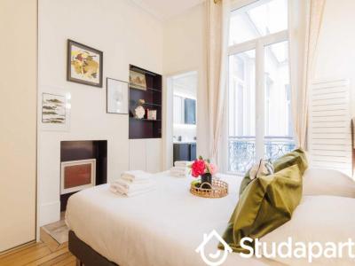 For rent Paris-1er-arrondissement 4 rooms 58 m2 Paris (75001) photo 3