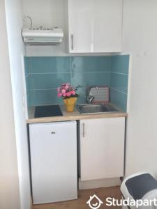 For rent Rochelle 1 room 17 m2 Charente maritime (17000) photo 1