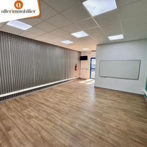 Louer Commerce 140 m2 Sainte-marie