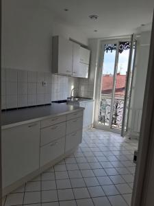 For rent Lyon-3eme-arrondissement 2 rooms 54 m2 Rhone (69003) photo 3
