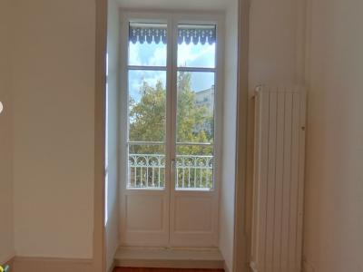 For rent Lyon-3eme-arrondissement 2 rooms 43 m2 Rhone (69003) photo 1