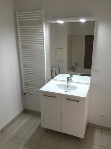 For rent Saint-priest 2 rooms 38 m2 Rhone (69800) photo 3