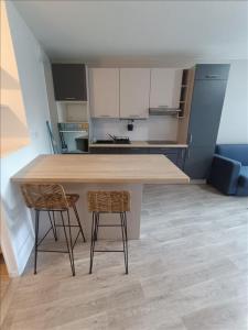 For rent Bagneux 3 rooms 62 m2 Hauts de Seine (92220) photo 2