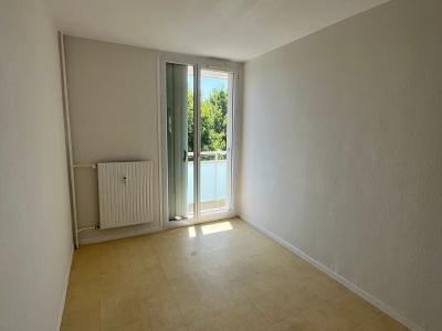 For sale Port-de-bouc 5 rooms 95 m2 Bouches du Rhone (13110) photo 2