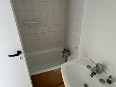 For sale Port-de-bouc 5 rooms 95 m2 Bouches du Rhone (13110) photo 3