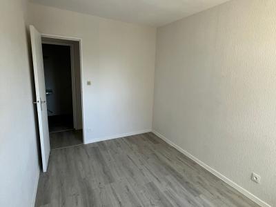 For sale Port-de-bouc 4 rooms 77 m2 Bouches du Rhone (13110) photo 4
