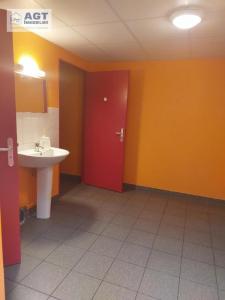 For rent Saint-just-en-chaussee 4 rooms 232 m2 Oise (60130) photo 4