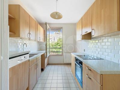 For sale Lyon-3eme-arrondissement 3 rooms 71 m2 Rhone (69003) photo 2
