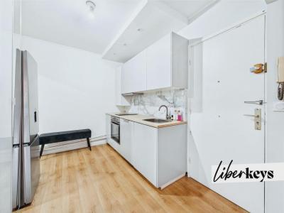 For sale Lyon-7eme-arrondissement 2 rooms 44 m2 Rhone (69007) photo 3