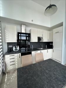 For rent Nanterre 3 rooms 60 m2 Hauts de Seine (92000) photo 2