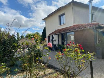 For sale Prahecq 6 rooms 129 m2 Deux sevres (79230) photo 0