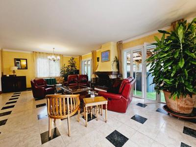 For sale Avord 9 rooms 229 m2 Cher (18520) photo 4