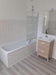 For rent Fougeres 3 rooms 74 m2 Ille et vilaine (35300) photo 3