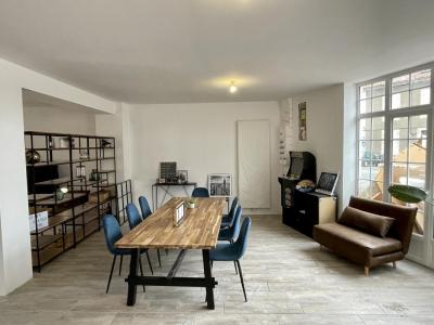 Louer Appartement 241 m2 Angouleme