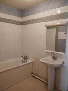 For rent Attignat 3 rooms 69 m2 Ain (01340) photo 3